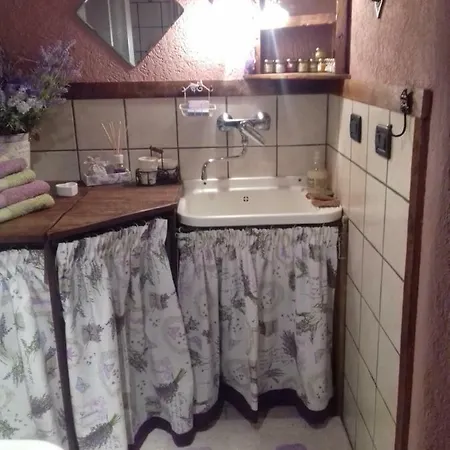 Clemaison Antica Dimora Cir Vda 0013 기그노드